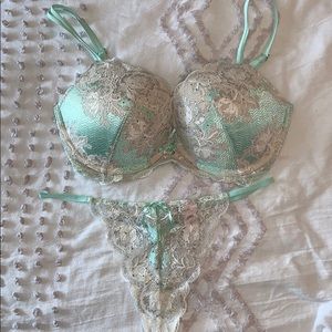 NWOT Limited Edition Victoria’s Secret Set